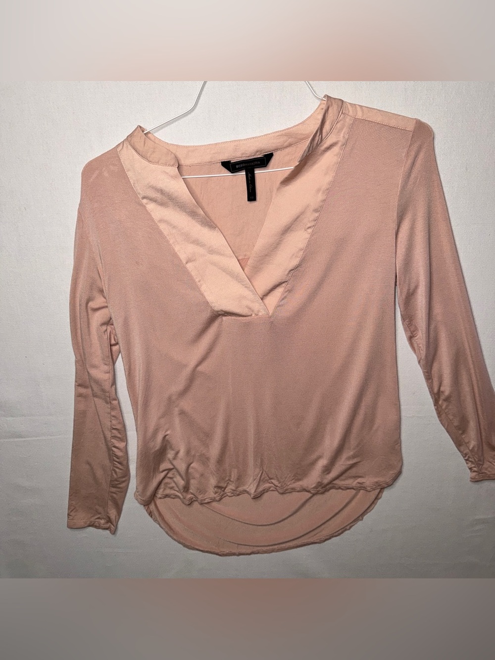 Light Pink V-Neck Women's Top - BCBG Maxazria